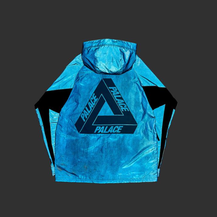 PALACE-2019-AUTUMN-JACKET-DEFLECTOR-BLUE-REFLECTIVE-SIDE-2485 one color