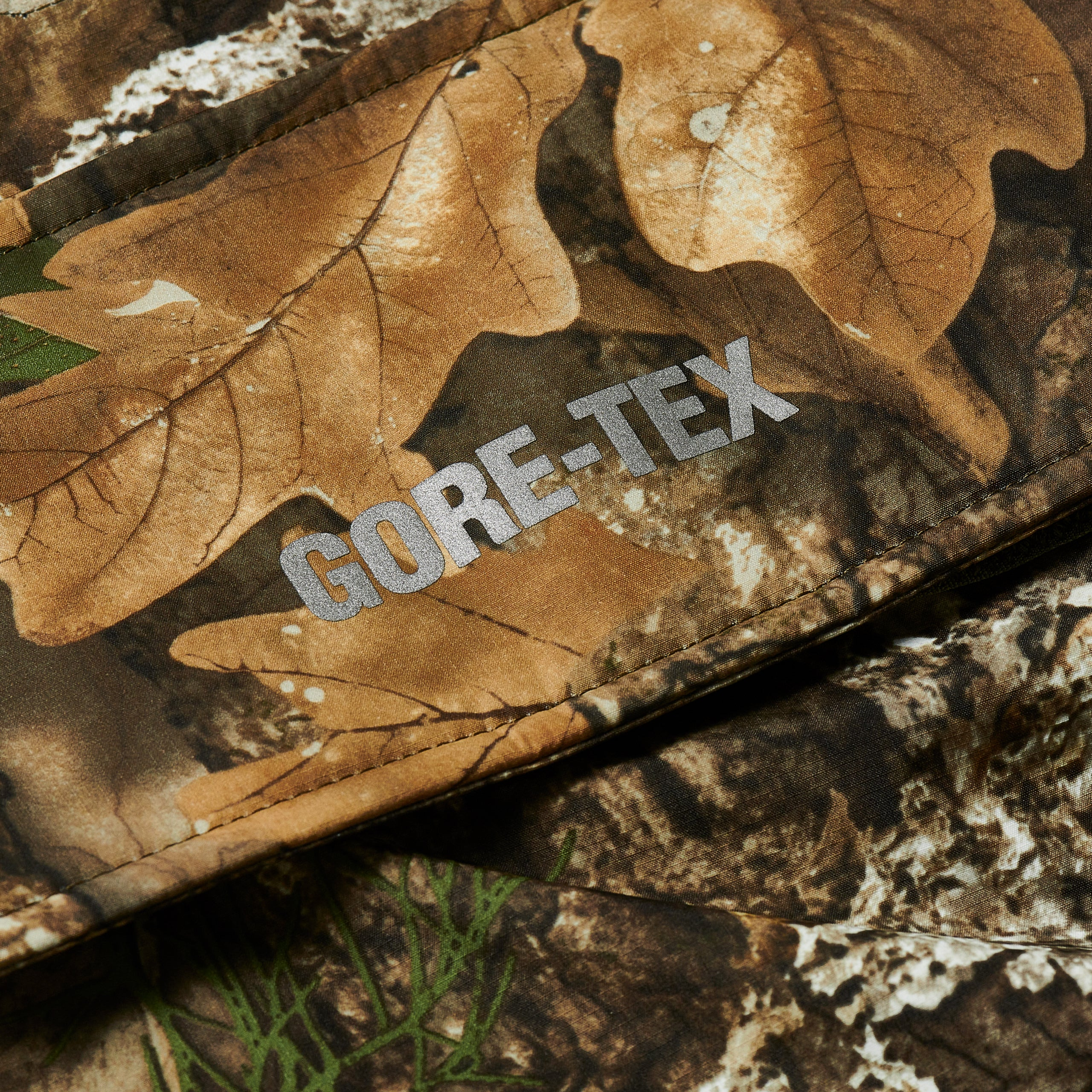 Thumbnail GORE-TEX CARGO DOWN PARKA REALTREE APX one color