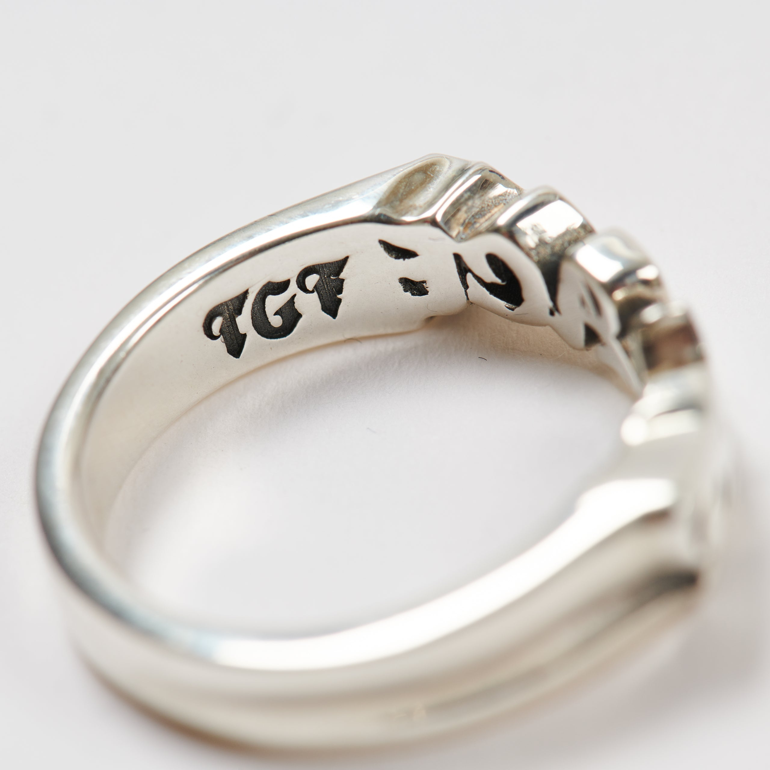 Thumbnail PALACE TGF OLD FONT RING SILVER one color