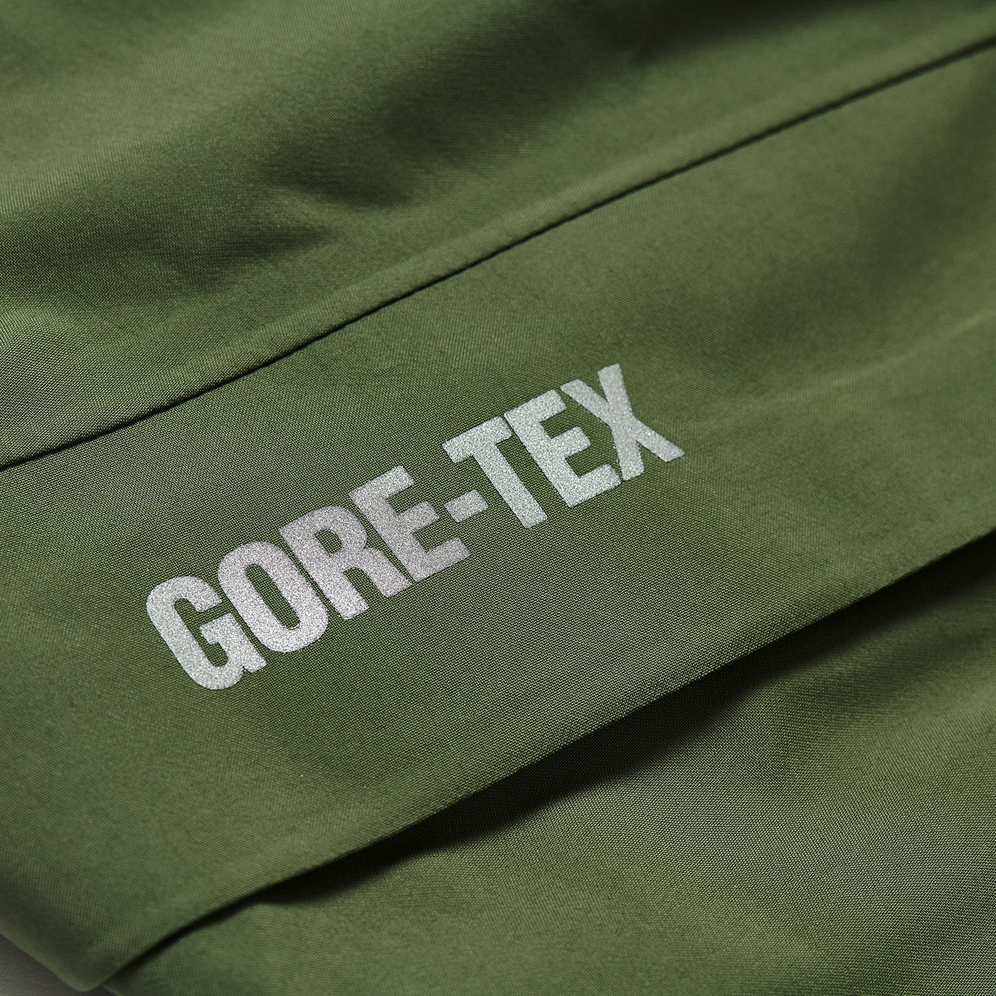 Thumbnail GORE-TEX R-TEK CARGO SHORT OLIVE one color