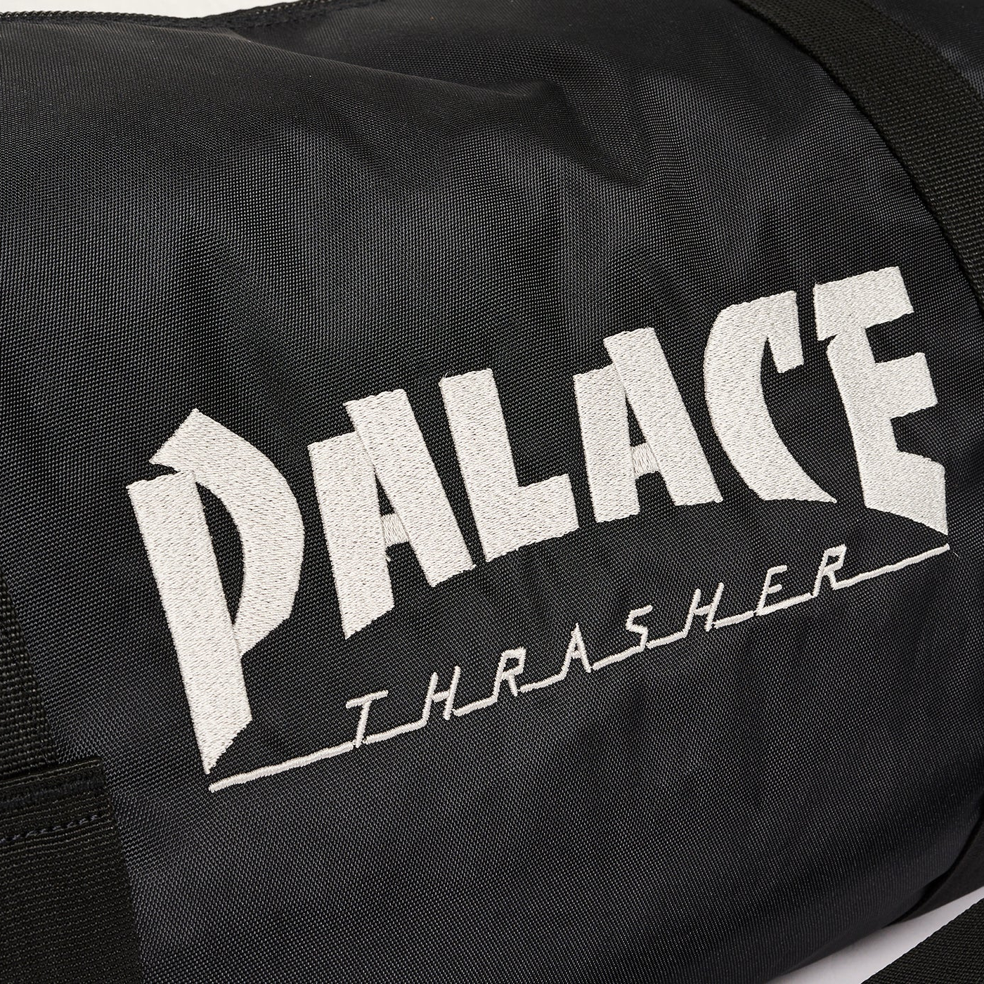 Thumbnail PALACE THRASHER BOARD CARRIER DUFFLE BLACK one color