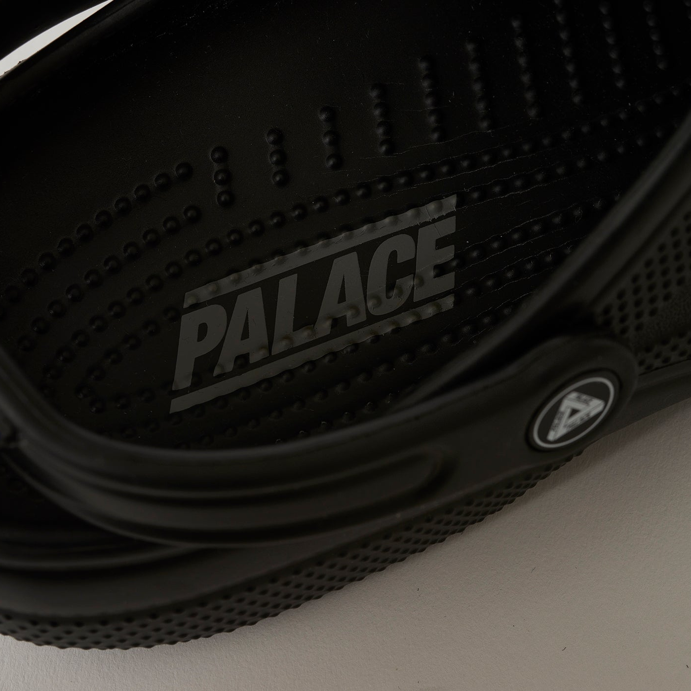 Thumbnail BASICALLY A PALACE CROC BLACK one color