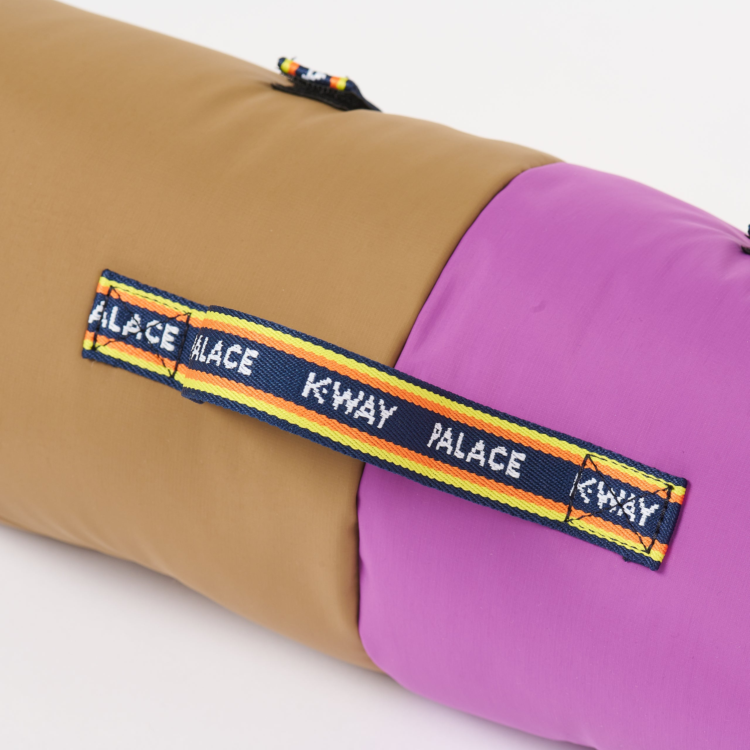 Thumbnail PALACE K-WAY FOLDABLE DOG BLANKET MULTI / PURPLE / ORANGE one color