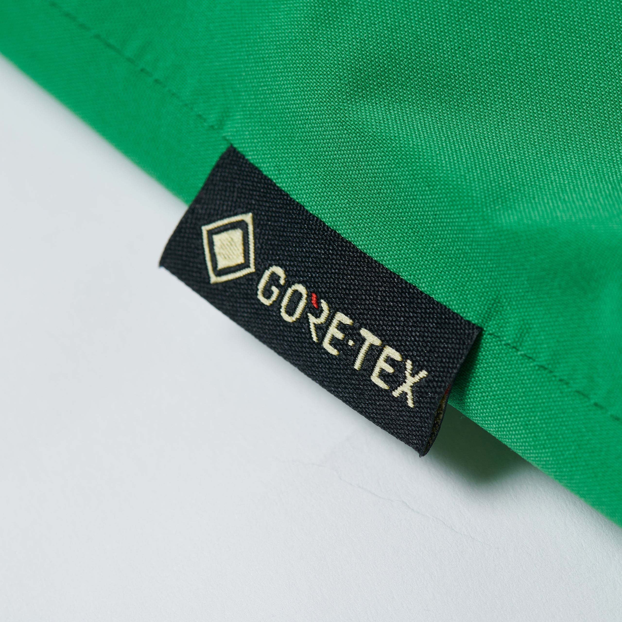 Thumbnail GORE-TEX P-LITE JACKET GREEN one color