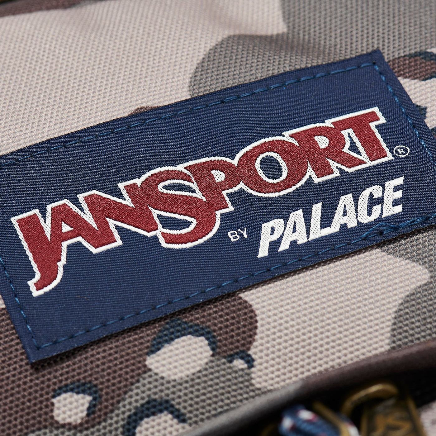 Thumbnail PALACE JANSPORT RIGHT PACK DESERT TACTICS one color