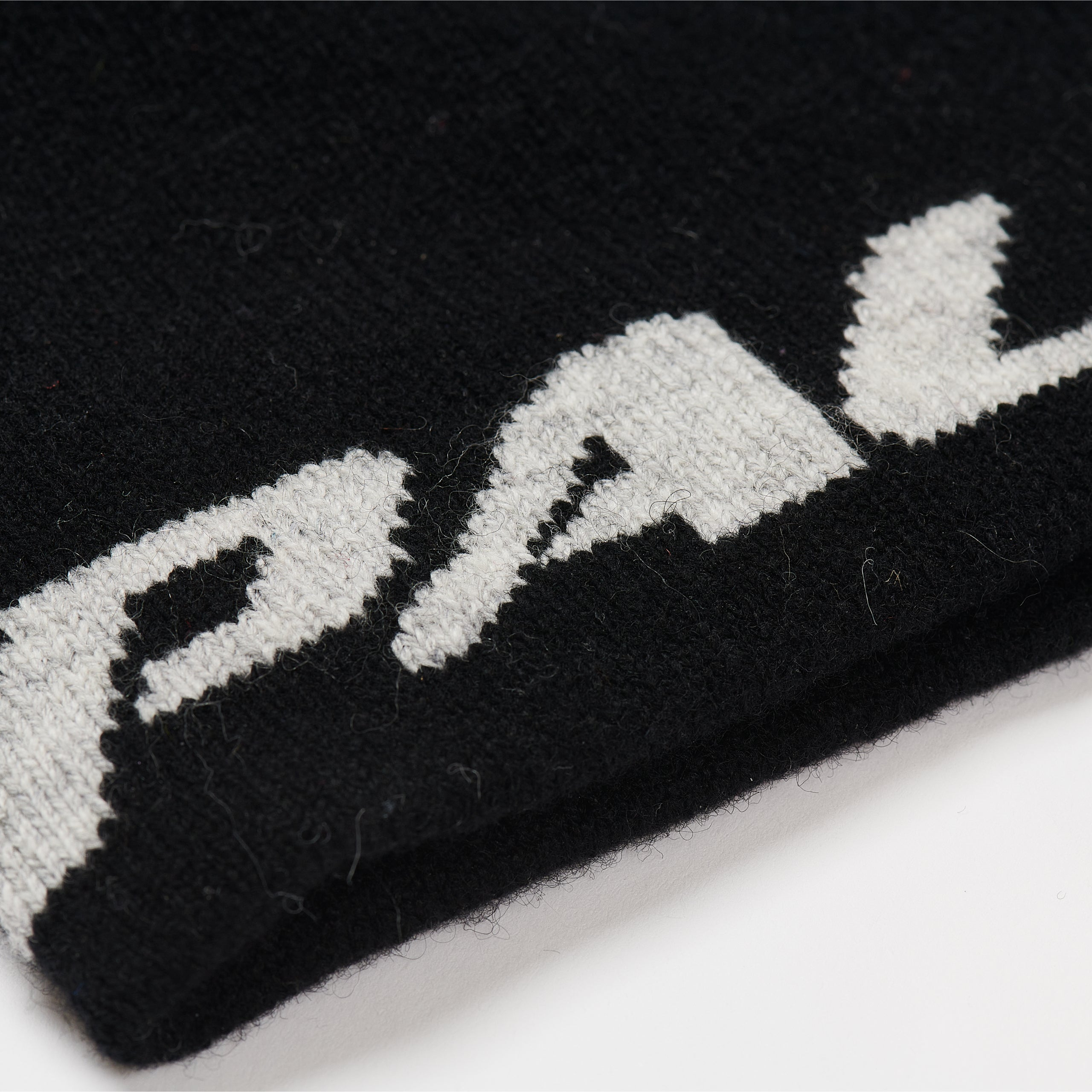 Thumbnail PALACE AVIREX NEIN CUFF BEANIE BLACK one color